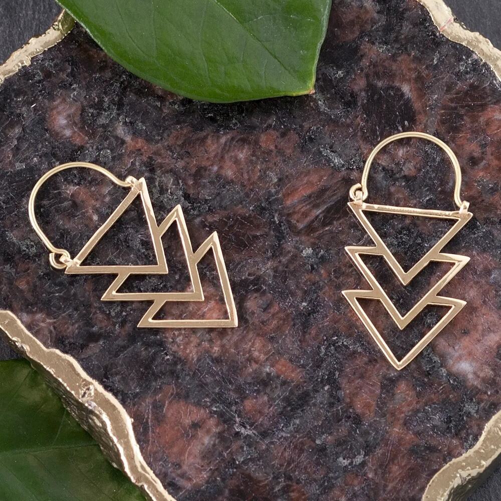 NWT Baizaar Brass Stacked Triangle Earrings Handmade Nickel‑Free Rajasthan
